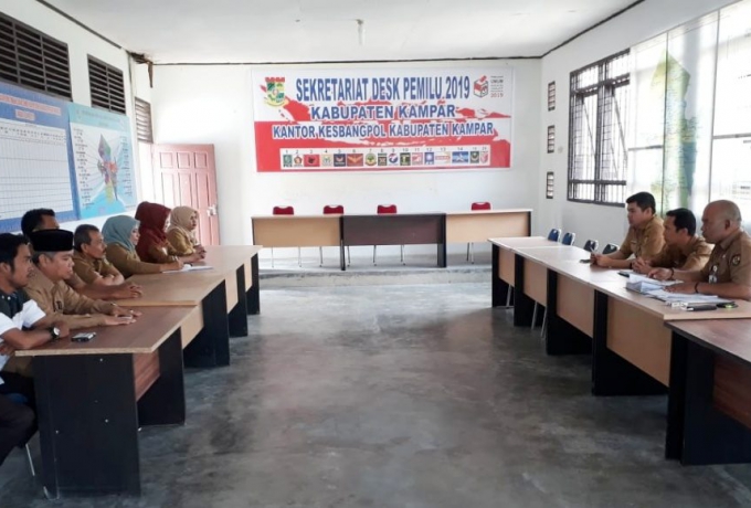 Rapat Sekretariat Desk Pemilu Kabupaten Kampar Tentang Persiapan Desk Pemilu 2019