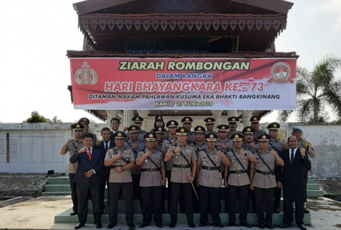 Kapolres Kampar dan Ketua Cab. Bhayangkari Kunjungi Warakawuri Jelang Hari Bhayangkara Ke-73