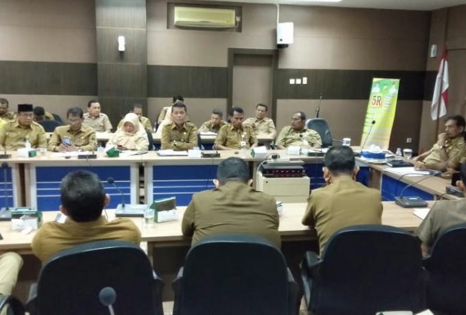 Plh Bupati Kampar Drs.Yusri, M.Si Pimpin Rapat Evaluasi