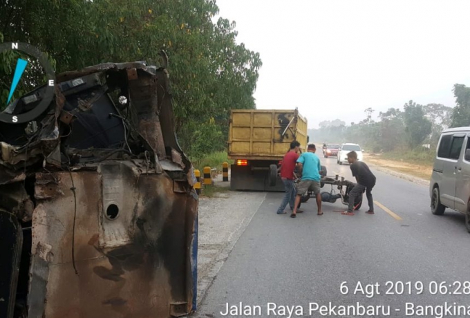 Body Mobil Rongsokan Terlepas Saat Diderek, Kendaraan Penderek Langsung Kabur dari Lokasi