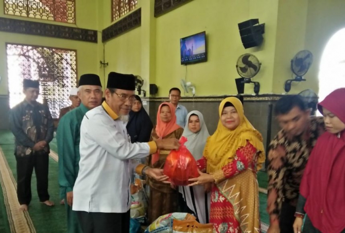 Disaksikan Ketua Baznas Provinsi Riau, Baznas Kampar Salur Zakat Kepada Guru PDTA / PTQ di Kab Kampar