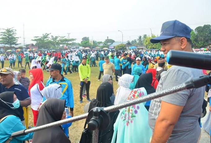 Ribuan Siswa dan Masyarakat Ikuti Gerak Jalan Sehat di Kampa