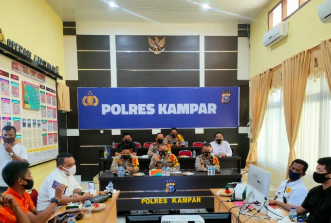 Konferensi Pers Akhir Tahun, Kapolres Kampar Sampaikan Angka Kejahatan Selama 2020 Menurun