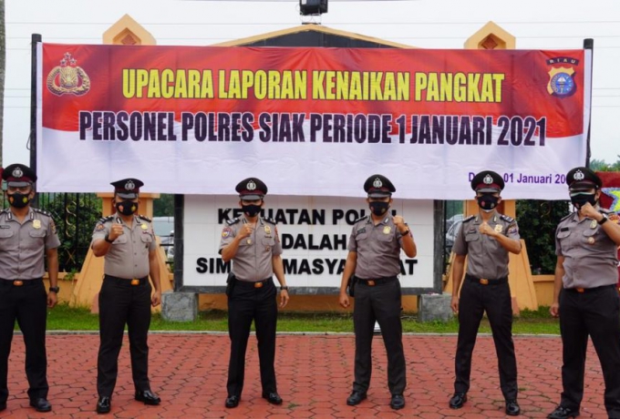 Kapolres Siak Pimpin Upacara Korp Raport Kenaikan Pangkat 82 Orang Personel