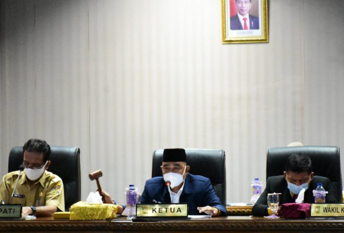 Bupati Kampar Hadiri Rapat Paripurna Penyampaian Hasil Reses Tahun 2020