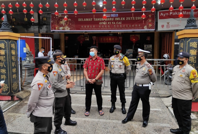 Berikan Rasa Aman Saat Ibadah Imlek Polresta Lakukan Patroli Kamtibmas di Sejumlah Vihara Kota Pekanbaru