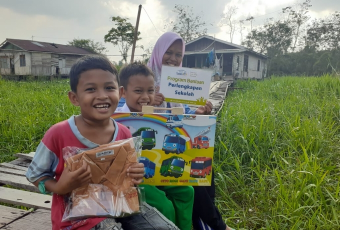 Bantuan Pendidikan Rumah Yatim untuk Keluarga Mutiara, Korban Kecelakaan Lalu Lintas di Pekanbaru 