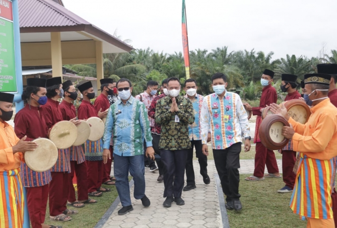 Kepala Balai Besar Regional Sumatera, Dirjen Bina Pemdes Kementerian Dalam Negeri Republik Indonesia Irsan, melakukan kunjungan kerja ke Kampung Dayun, Kecamatan Dayun, Kabupaten Siak