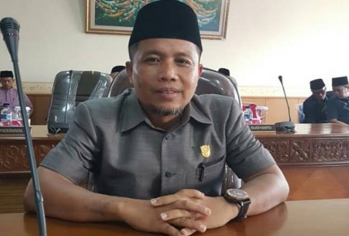 Vaksin Sinovac Dinyatakan Suci Dan Halal Oleh MUI Dan Disosialisasikan Oleh Ketua DPRD Kabupaten Siak