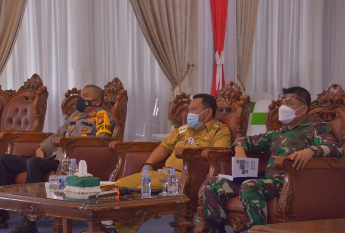 Bupati Kampar, Kapolres Serta Dandim 0313/KPR Ikuti Rakor Khusus Pengendalian Kebakaran Hutan dan Lahan bersama Presiden RI 