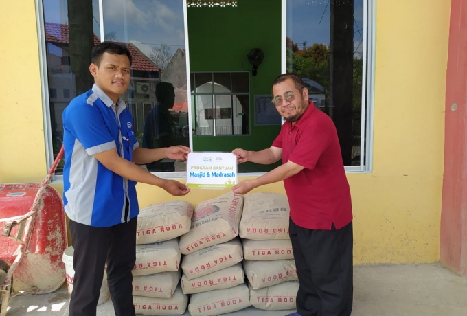 Rumah Yatim Berikan Bantuan untuk Pembangunan Masjid Raudhatul Jannah Pekanbaru