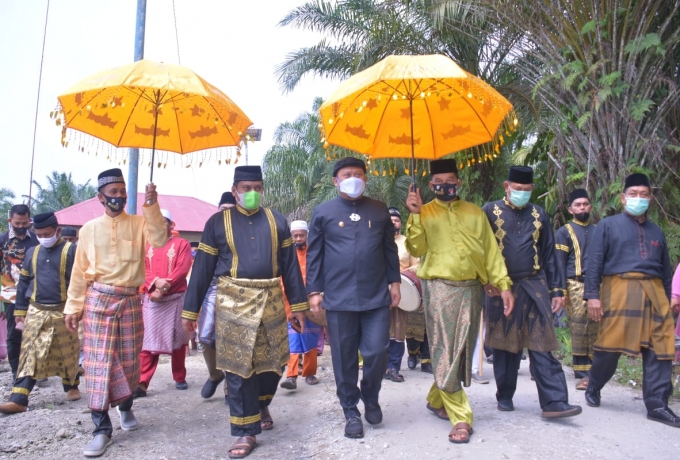 Resmikan Balai Adat Kenegarian Sekijang, Bupati Komit Terhadap Pembangunan dan Pelestarian Adat