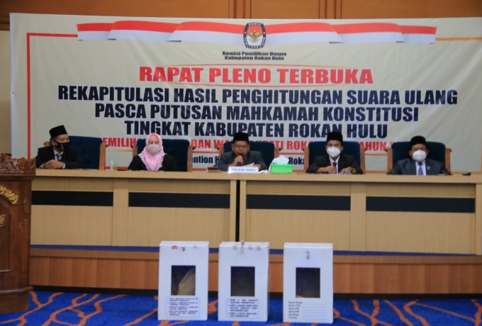 KPU Rohul Gelar Rapat Pleno Terbuka Rekapitulasi Hasil PSU Pilkada 2020 Tingkat Kabupaten