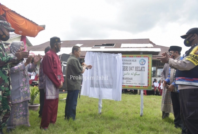 Wabup Inhil Resmikan Sekolah Dasar Swasta di Mandah Jadi Sekolah Negeri