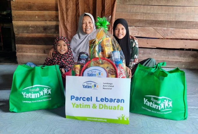 Rumah Yatim Bagikan Parcel Lebaran untuk Yatim Dhuafa di Pekanbaru 