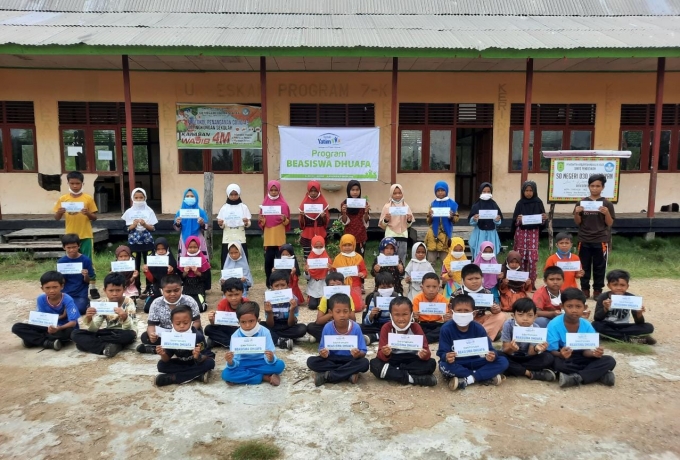 Bantuan Pendidikan Rumah Yatim Bahagiakan Anak-anak di Pedalaman Riau 