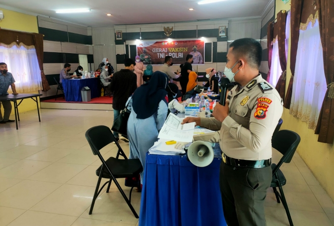 Gerai Vaksin Polres Kampar Kembali Gelar Vaksinasi Untuk Keluarga Polri dan Masyarakat