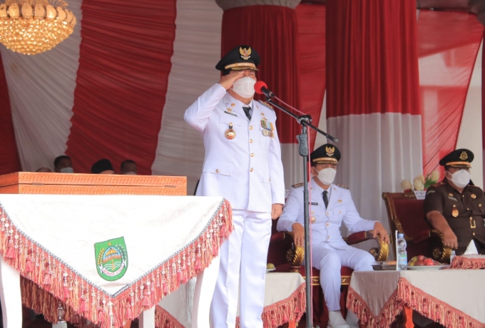 Jadi Irup HUT ke-76 RI, Bupati H. Sukiman Ajak Generasi Muda Isi Kemerdekaan dengan Pembangunan