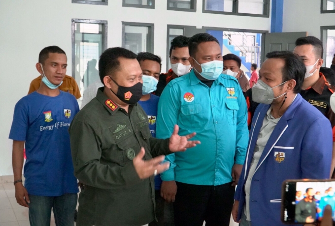 Bupati Kampar Tinjau Pelaksanaan Sunatan Massal dan Donor Darah