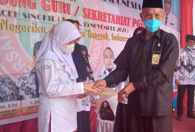 Hari Guru Ke76 Di Gedung PGRI ,Serta Gerakan Amal Saleh (GAS)