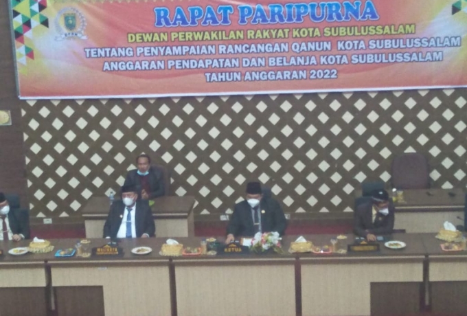 Rapat Paripurna DPRK Subulussalan penyampaian Rancangan Qanun APBK 2022