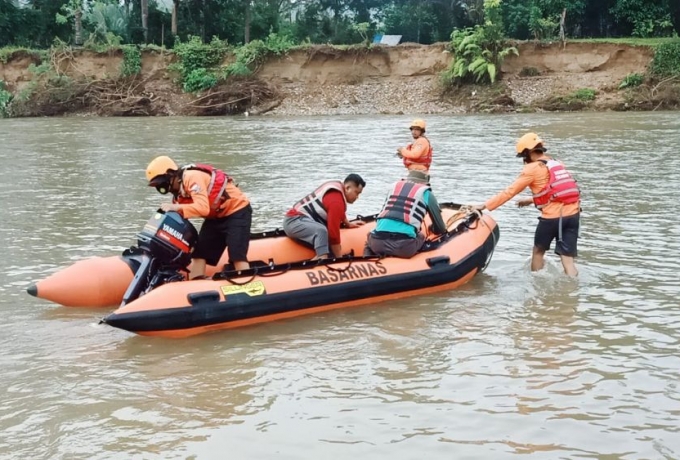 Tim SAR Turunkan Tim Gabungan Susur Sungai Kampar