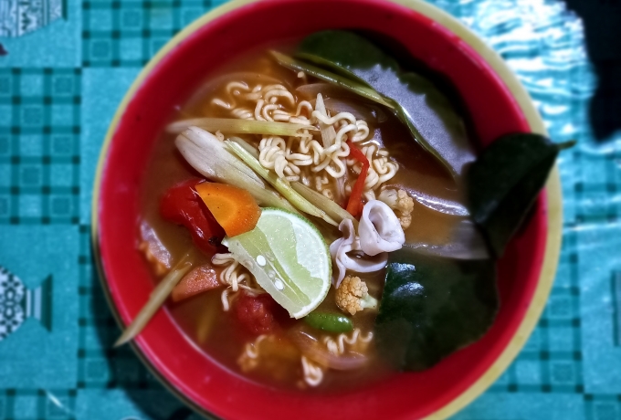 Resep Mi Tomyam Gurih ala Kedai Thai 