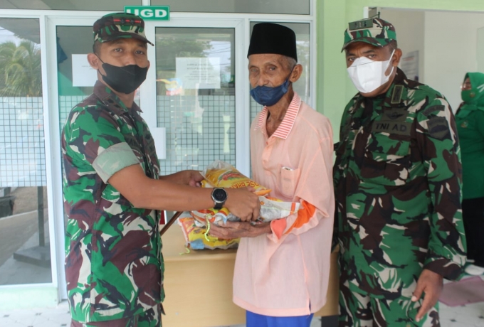 Pacu Semangat Masyarakat untuk Vaksin, Dandim 0314/Inhil Berikan Sembako