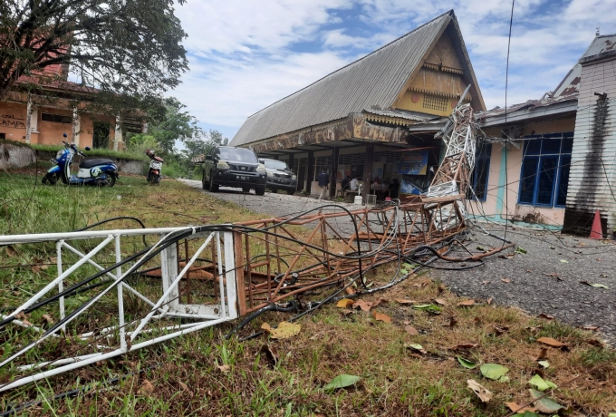 Sekda Kampar Tinjau Bangunan Rusak Akibat Puting Beliung dan Angin Kencang