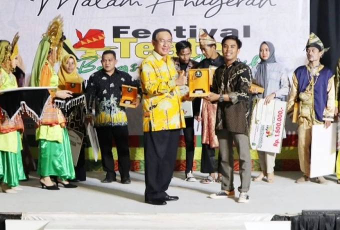 Bupati Inhil Buka Acara Malam Anugerah Festival Klasik Bangsawan