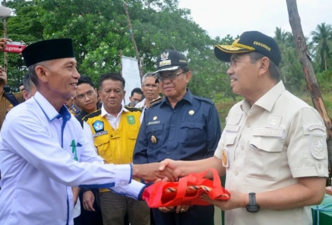 Gubri bersama Bupati Inhil Kunjungi Rumah Tahfidz dan Resmikan Jalan