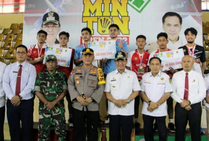 Bupati Tutup Indragiri Hilir Badminton Open 2022