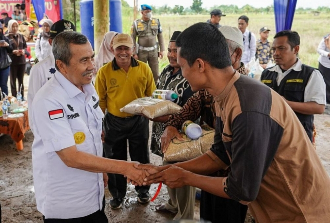 Majukan Sektor Pertanian, Gubri Tinjau Pabrik Penggilingan Padi Kempas