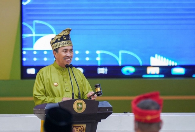 Gubri Buka Seminar Nasional Pengembangan Industri Pakan di Riau