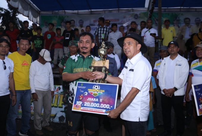 Penutupan Turnamen Sepak Bola Pemuda Cup Reteh 2022, HM Wardan Ajak Masyarakat Dukung Ferryandi Untuk Bupati Inhil 2024