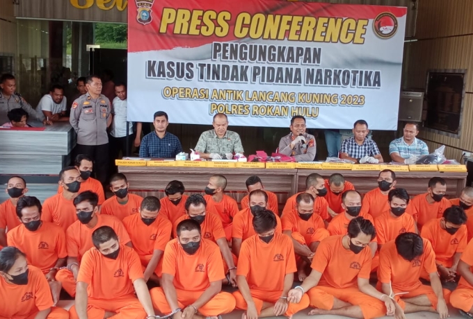 Kapolres AKBP Pangucap Pimpinan Press Conference Hasil Pengungkapan Ops Antik Lancang Kuning 2023