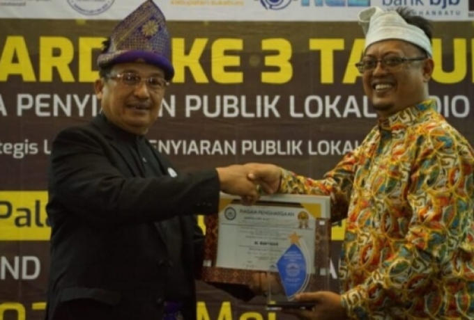 Bupati Rohul Terima Penghargaan pada Rakornas dan LPPL Award Ke III Tahun 2023