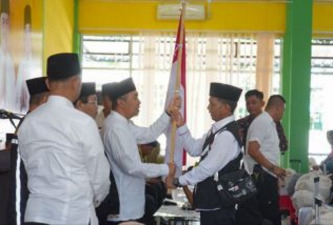 Gubernur Riau, Syamsuar Lepas CJH Riau 2023