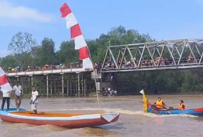 Pertama Kali Digelar, Event Wisata Pacu Pompong di Sungai Luar Disaksikan Ribuan Warga