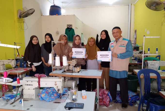 YBM PLN Berikan Bantuan Pelatihan Keahlian Jahit