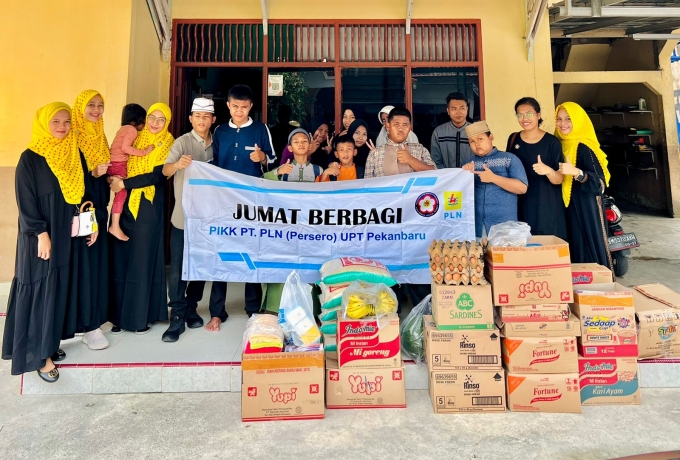 Berbagi Kebahagiaan, PLN UPT Pekanbaru Gelar Jumat Berbagi