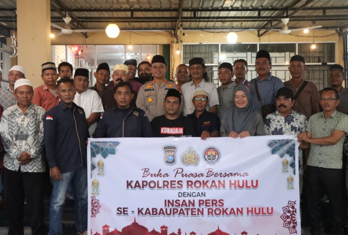 Dipimpin AKBP Budi, Jajaran Polres Rohul Bangun Keakraban Dengan Ratusan Wartawan Lewat Giat Buka Puasa