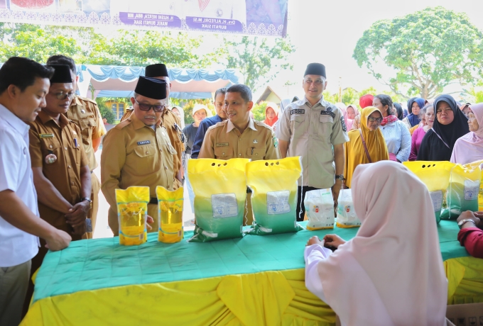 Gelar Pasar Murah, Disperindag Siak Siapkan 6 Ton Beras Untuk Masyarak  Lubuk Dalam