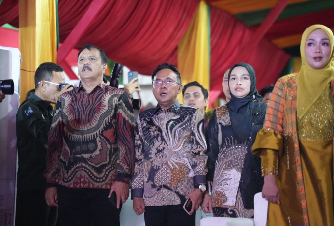 Bupati Bengkalis Hadir Upacara Pembukaan BBI BBWI dan Karnaval Lancang Kuning 2024