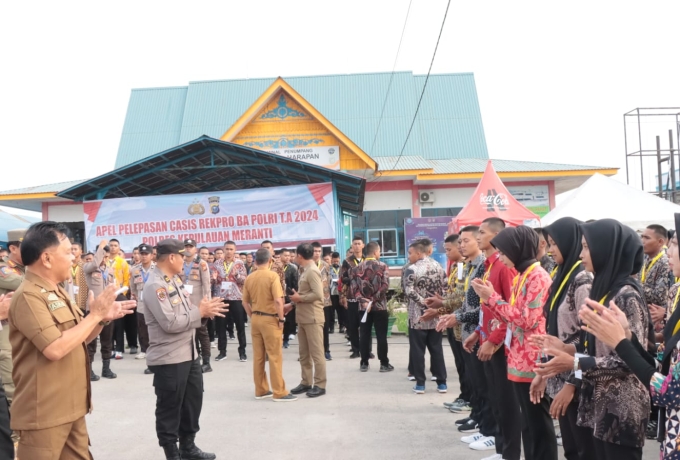 Wakapolres Dampingi Plt Bupati Lepaskan Casis Rekpro Polres Kepulauan Meranti Menuju Polda Riau