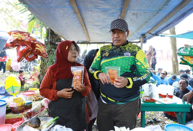 Pelaku UMKM Buantan Lestari Senang, Warungnya dikunjungi Bupati Siak