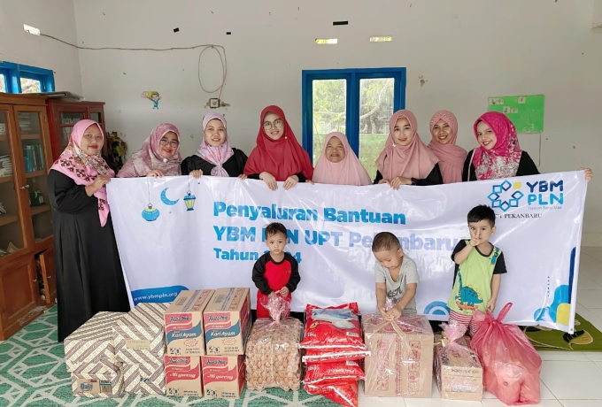 Jumat Berkah, PLN UPT Pekanbaru bersama YBM dan PIKK Berbagi Kebahagiaan dengan Anak Yatim dan Dhuafa