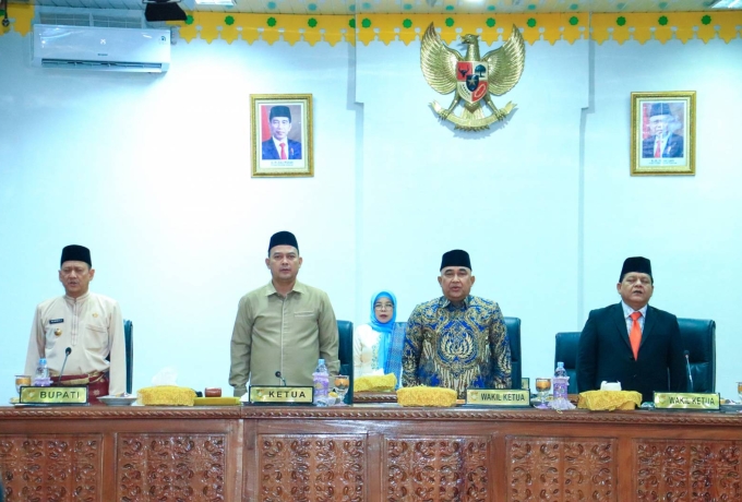 DPRD Kampar dan Pj Bupati Sahkan APBD-P tahun 2024