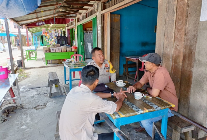 Cooling System Bhabinkamtibmas Desa Belantaraya Ajak Masyarakat Ciptakan Kamtibmas Damai