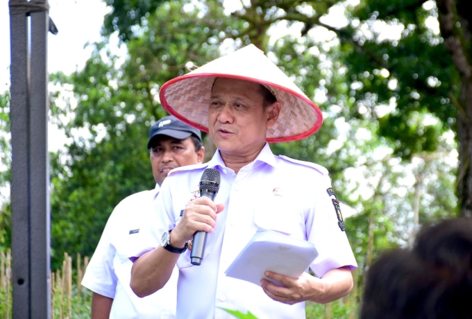 Pj Bupati Kampar Panen Cabe,  Apresiasi Kerjasama Kampar Aneka Karya dengan PT PHR